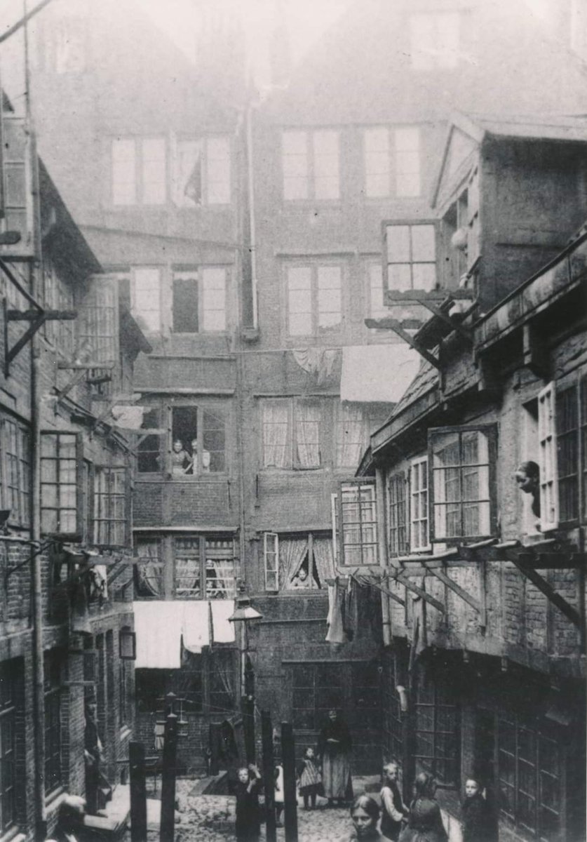 Medizinhist Museumhh Solange Das Museum Geschlossen Bleiben Muss Stellen Wir Euch Unsere Exponate Im Corona Journal Vor Im Neuen Beitrag Berichtet Lisamirabai Von Den Lebensverhaltnissen Im Hamburger Gangeviertel Covid19history