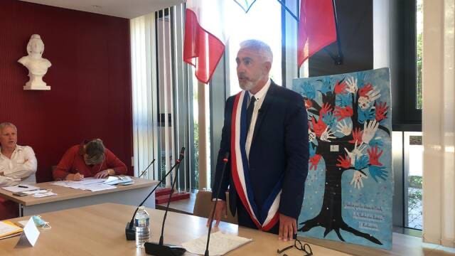 Noirmoutier-en-l’Ile. Yan Balat élu maire de la commune #Noirmoutier-en-l'Île #Municipales #Vendée <a href="/OuestFrance/">Ouest-France</a> 
Bravo ⁦<a href="/YanBalat/">Yan Balat</a>⁩ 👍 ouest-france.fr/pays-de-la-loi…