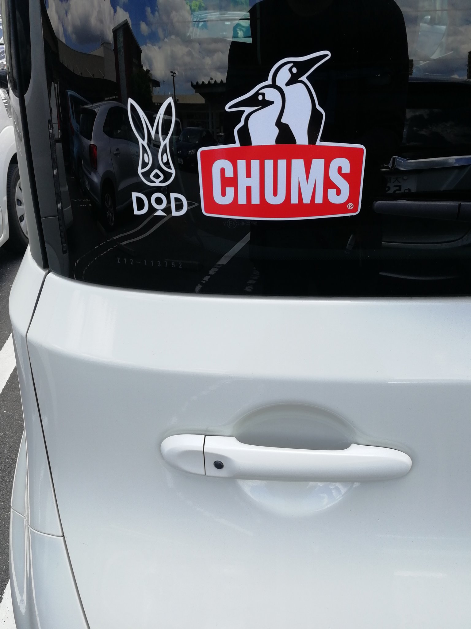 Kurosama Nekosama2 Dodに続き Chumsのステッカーも貼りましたぜ とても可愛いらしい Chums ステッカー Dod 車 T Co Qnxckh58ss Twitter