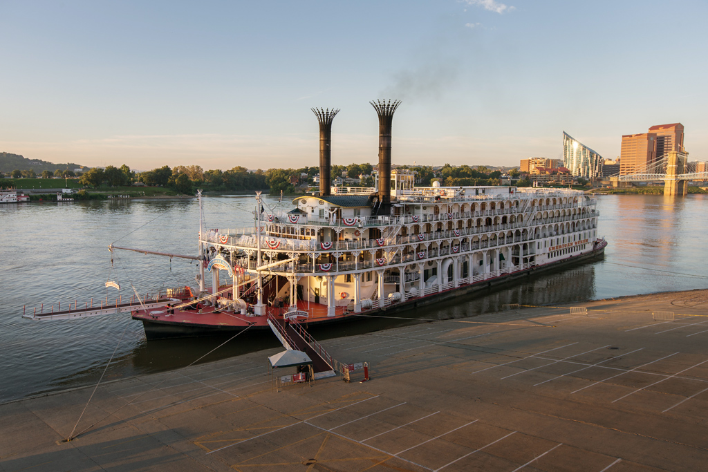 CruiseIndustry's tweet photo. American Queen Announces Health Protocols https://t.co/qw2X8w6Css https://t.co/oRjKxiEDoH