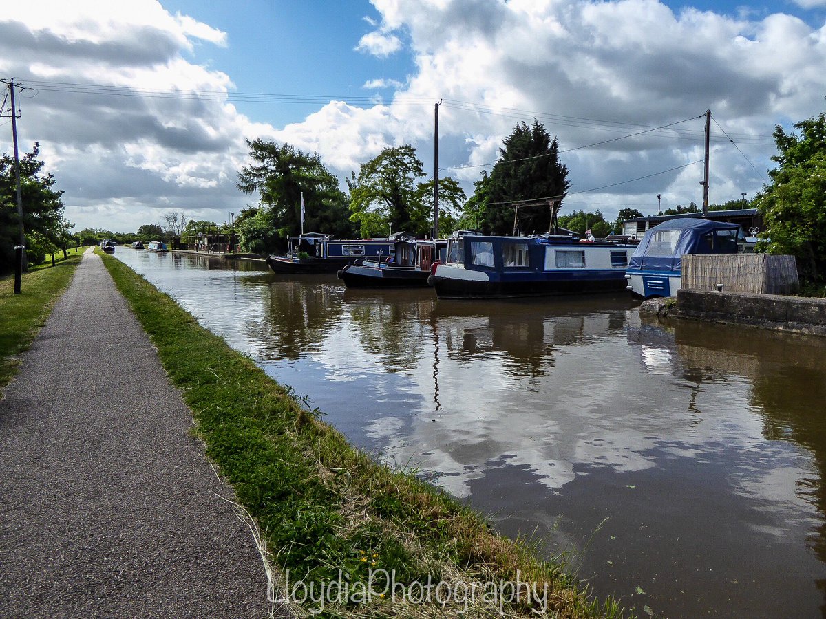 LloydiaPhoto's tweet photo. Towpath to ourselves at Nantwich this morning @nantwichnews @canalrivertrust @cheshirelifemag #canalrivertrust #towpathphotography #towpathtalk #tillergraph @VisitCheshire https://t.co/xfCwKt53jf