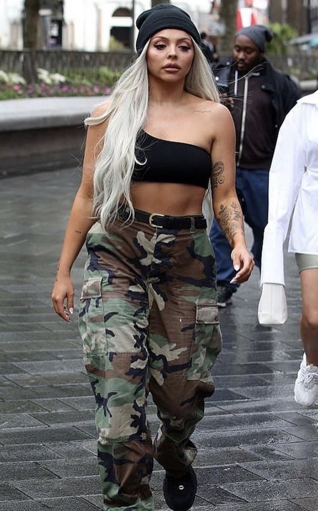 LittleMixFash's tweet photo. Baggy pants &amp; Jesy are meant to be together https://t.co/CrDHH6Uwc5
