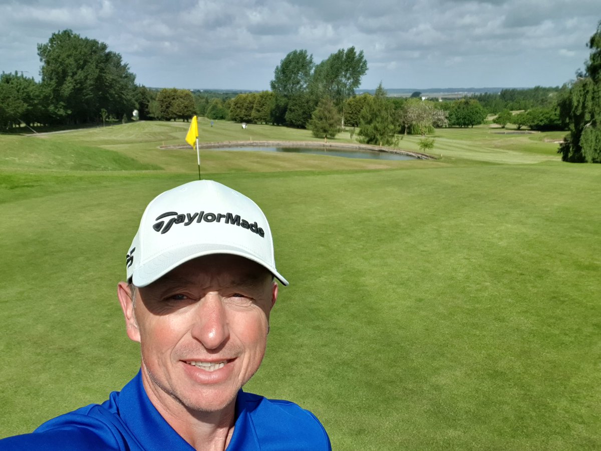 Seags06's tweet photo. 1st game back at my beloved @URVGC after lockdown & it felt so good. Massive well done & thank you to Greg & all his staff at @URVGC the pro shop is run so well with the social distancing and the course was in fantastic condition. ποΈββοΈβ³π #EarlyBirds #livingthedream #URVGC https://t.co/iShbATHls9