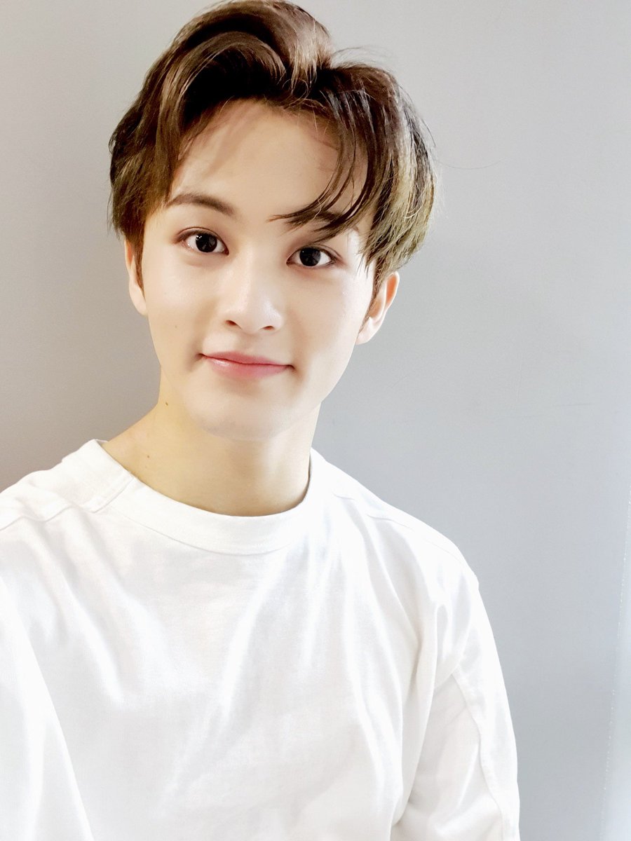 bnnaamilkdery's tweet photo. Mark hebat ya bikin jantung aku berdetak kencang 😭

#punch #NCTpunch #MarkLee  #nct127 https://t.co/M29RKNf2Xn