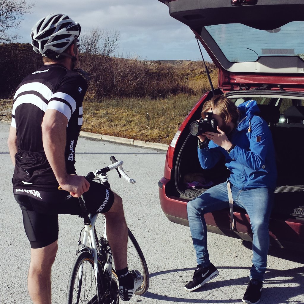 ZennorVelo's tweet photo. On location with 📸 @adampeds and @BurtJonny in the Cornish Alps.😍😉 https://t.co/Cz0f92Uwwo
