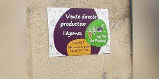 Jean_LucFUGIT's tweet photo. Un grand plaisir de retrouver ce matin François GUIZE et sa sœur associés à la FERME DU FLACHAT à #Orlienas ...où ils produisent de bons légumes bio ! L’occasion aussi de féliciter François pour sa prise de fonction de nouvel élu municipal ! Je sais que l’on peut compter sur lui! https://t.co/nz6nsYSqTY