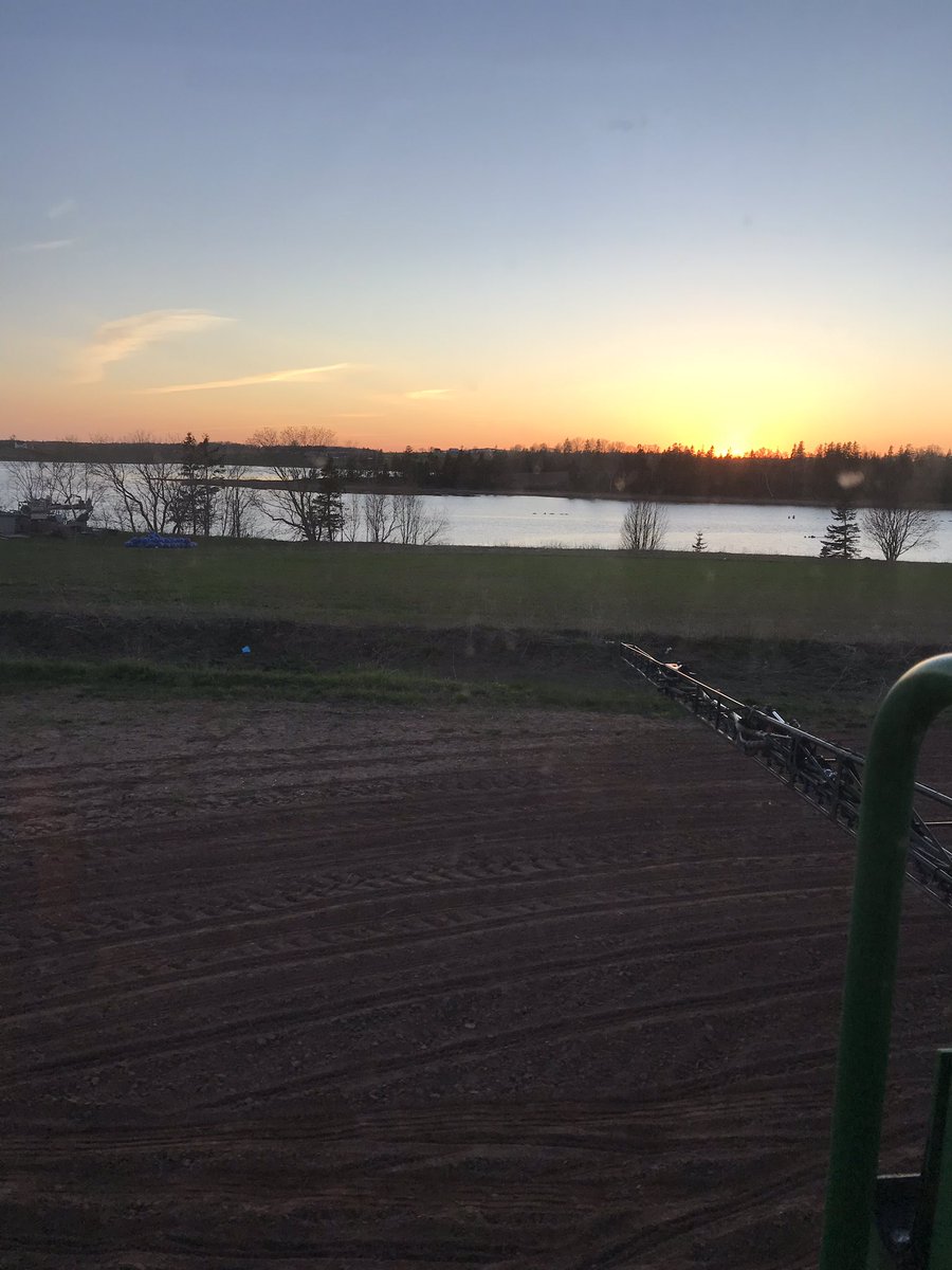sandylandpat's tweet photo. Acuron going on with a view. Moving from #plant20 to #spray20 #preemerge #PEI https://t.co/53FooC2ZBS