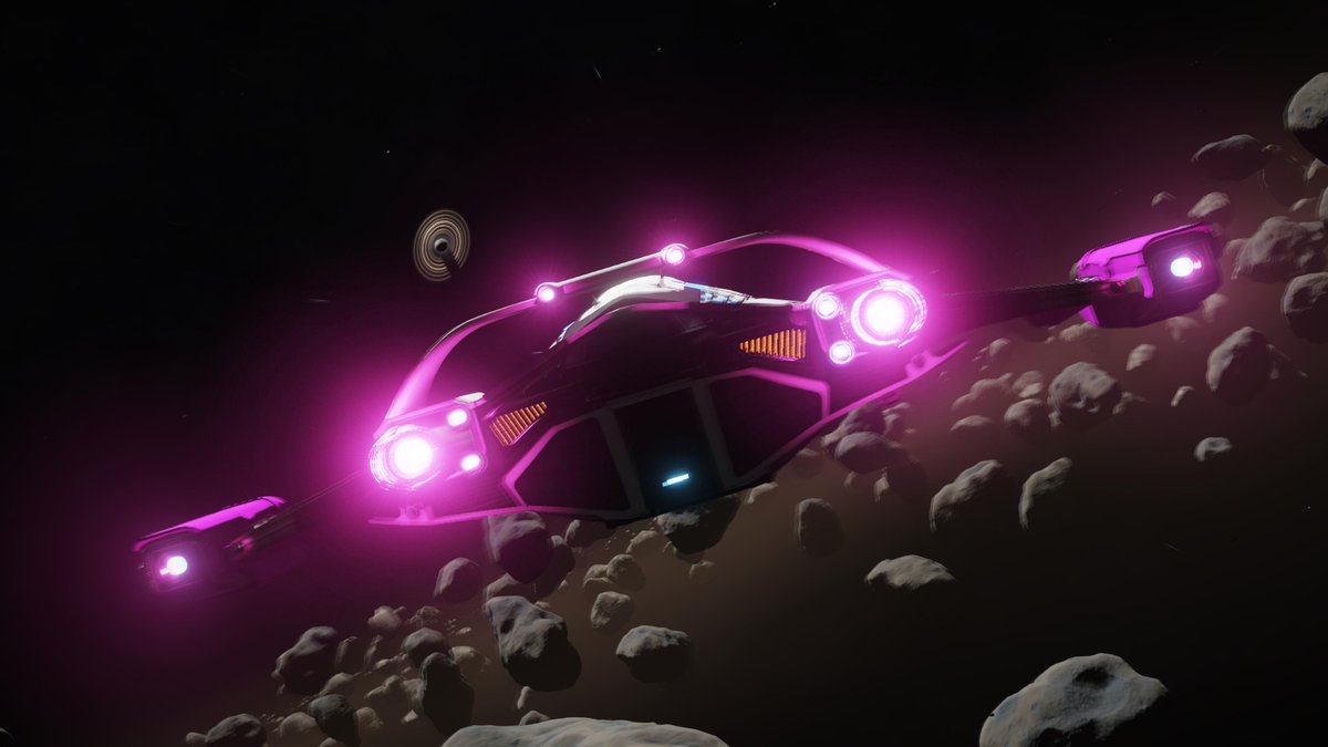 Cmdr_Soantii's tweet photo. No #RingSlalom here. No gaps. #LangWayToBeagle #FatherhoodWing #EliteDangerous #PS4share https://t.co/gKZFMU4v80