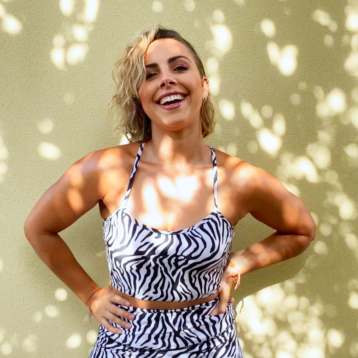 getpivo's tweet image. Be bright even in the hardest times. If you&apos;re home, just snap a cool shot with Smart Capture. 🌟💪
cr: hannahmelderdancer ✨
#GetPivo #PivoPod  #SmartCapture #ActionTracking