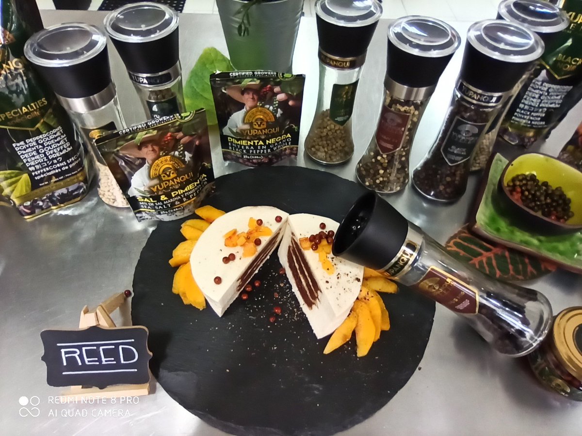 alambiqueranch's tweet photo. el REED de Marquesa de Chocolate y nuestra querida amiga #chef @andvegac se encargó de la presentación, vean ustedes el resultado🤩👌#felicitaciones Andre te la #comiste como siempre 👋👋👋 Degustamos el #Queso con unos toques de #pimienta #roja por cierto única en el mundo y 👉 https://t.co/SMNZTtUglt