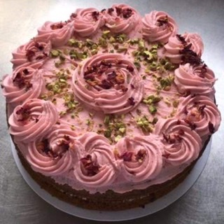 Just a few of our tasty Vegan cake range! #veganbaking 
Why not try:
Cookies and Cream
Choc Orange and Ginger
Double Choc
Lime and Coconut
Carrot and Ginger
Raspberry Rose and Pistachio 
Banana and Cinnamon
