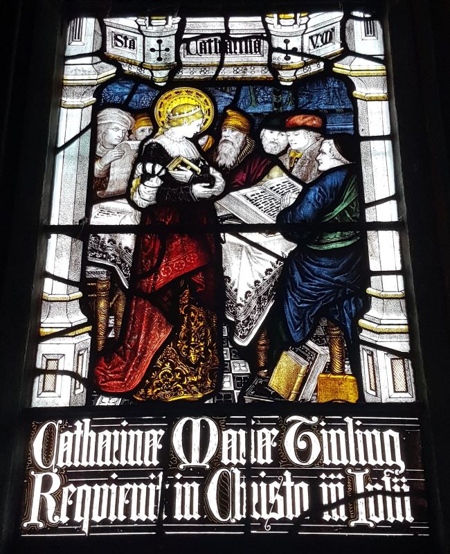 The Tinling family is represented again in a  #stainedglass window designed by J D Sedding, 1878. This time to Catherine Maria Tinling, the Canon's wife, and Sedding's mother-in-law. Glass made Kempe, inspired by  #PreRaphaelite sensibility.  @BSMGP  @NellytheWillow