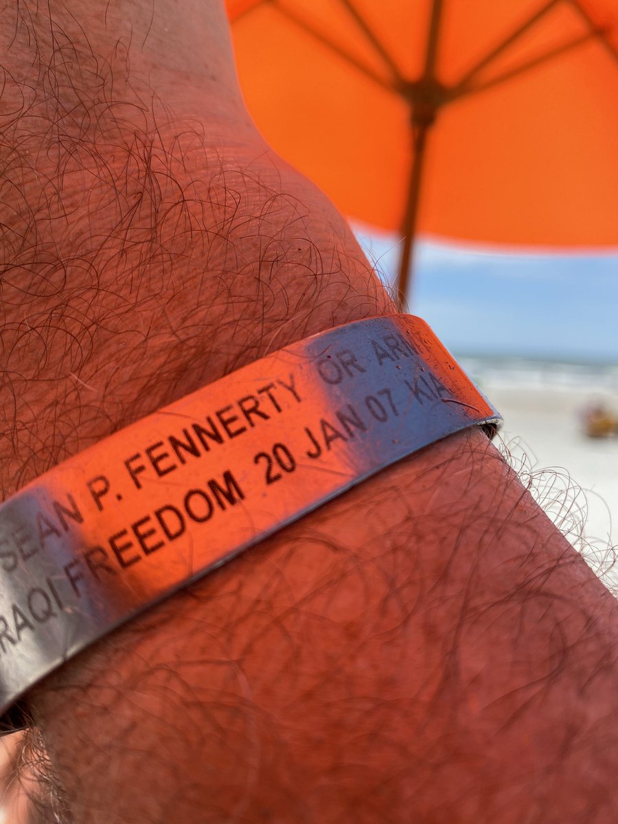 Memorial Day: @USArmy SGT Sean P. Fennerty, 25, of Corvallis, Oregon, was killed by a roadside bomb on January 20,2007, in Karmah #Iraq.  

I wear his tribute every day.  fallenheroesproject.org/united-states/… #MemorialDayWeekend
@25thIDCG
#TropicLightning #AmericasPacificDivision #StrikeHard