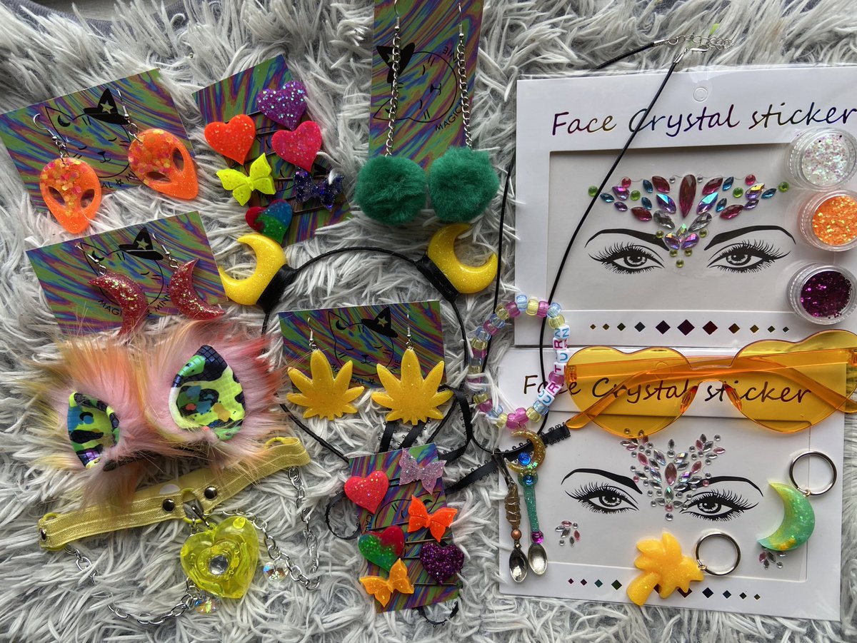 magicalminniex's tweet photo. 🔸🔷Magical 10K Giveaway🔷🔸

One winner: will win everything pictured plus 25$ store credit as a thank you for hitting 10k on here!

To enter: RT/FAV/TAGSOMEFRIENDS

*Must be following me to win* / ends MONDAY 5/25 @ 5pm est winner picked 5/25 9pm est! https://t.co/F2e84CSi5c