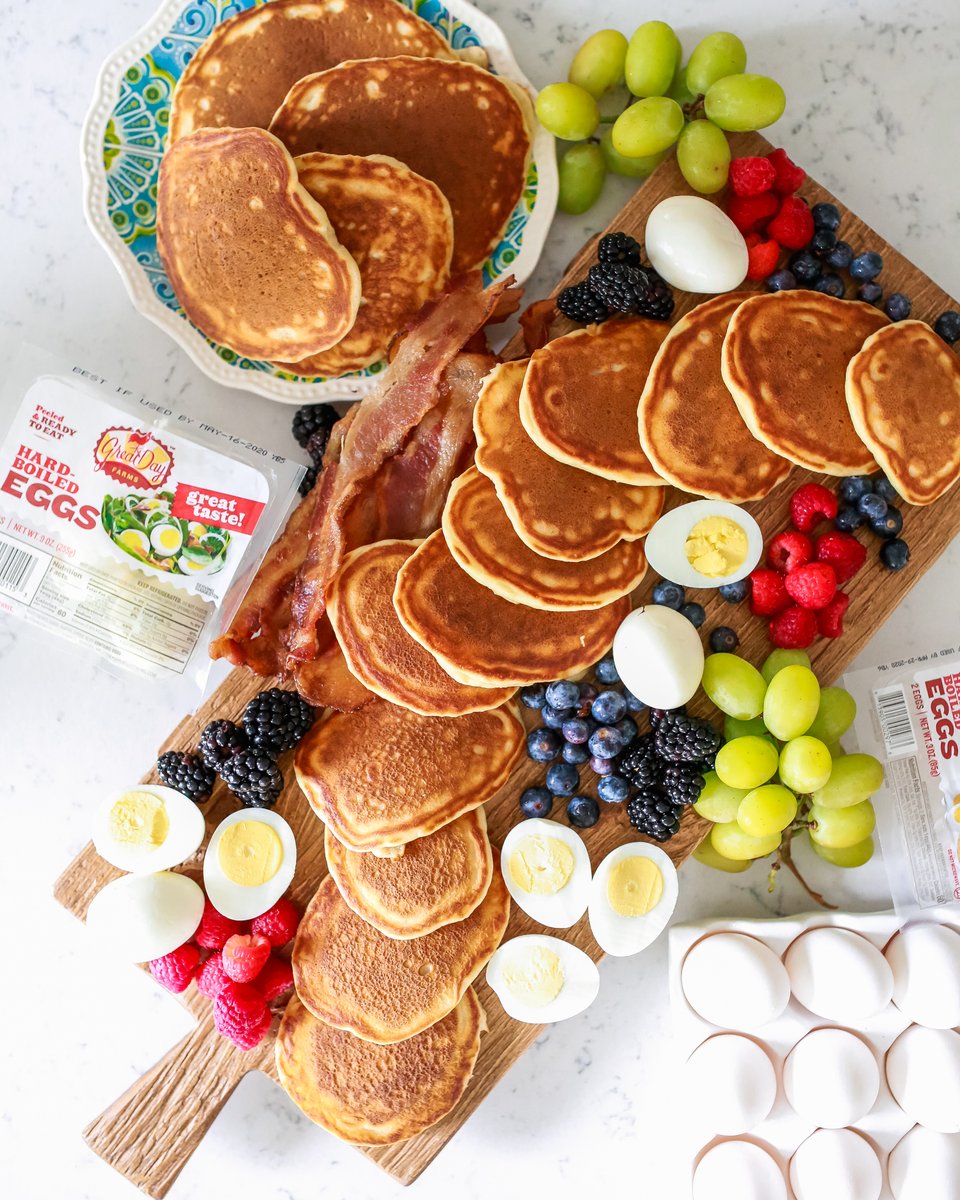 TangledwTaste's tweet photo. #AD Breakfast Board with @GreatDayFarms!!! Found in the Deli Section at #Walmart. https://t.co/BcuUWJJFdJ #EggceptionallyGreat https://t.co/Wggbp5YpR6