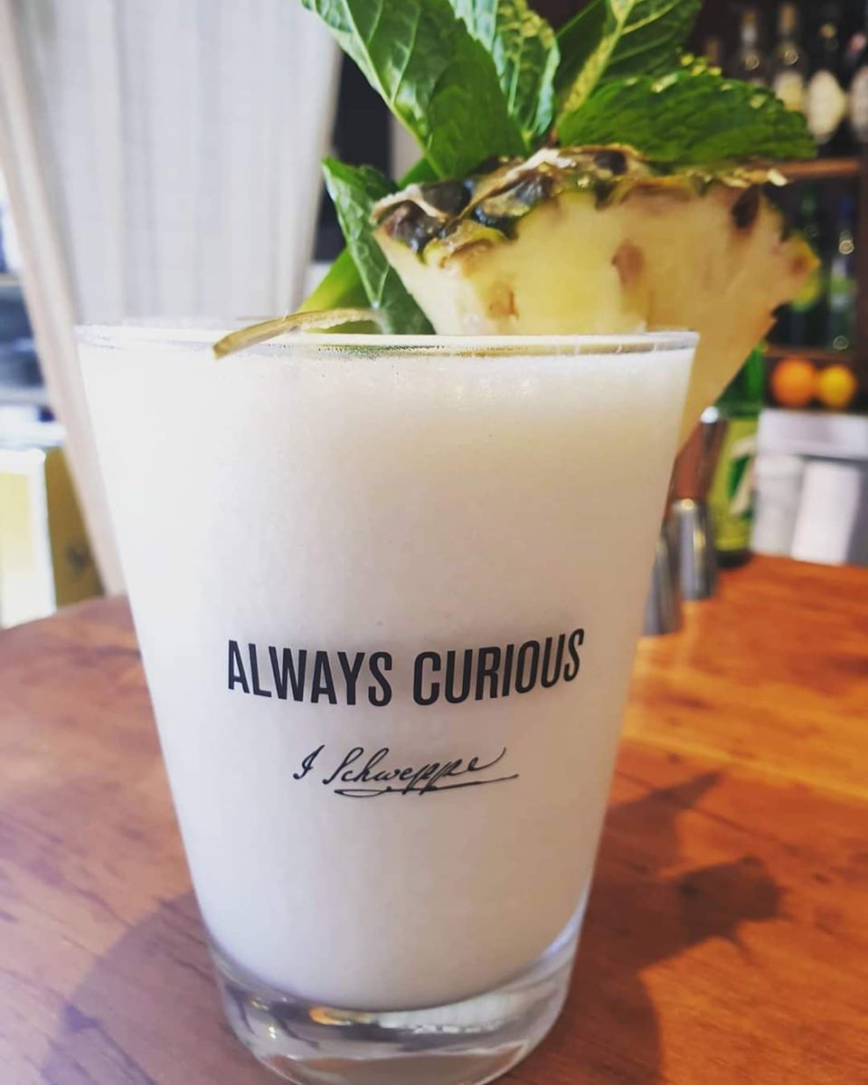 CGrandeTomares's tweet photo. Sí, hace calor, pero con esta piña colada fresquita,fresquita que preparamos se le quita todo a uno 🍍
¡Ya estamos abiertos!

#CasaGrandeTomares  #ConsumeTomares #piñacolada #calor #summer #spring #gintonic #premium #schweppes #cocktails #friends #Tomares #Aljarafe #Sevilla https://t.co/VamlsLC6Ju