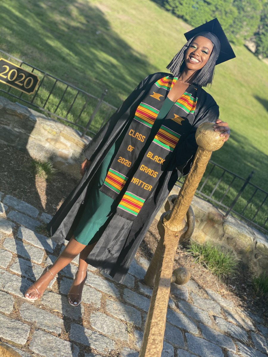 Ethelomondi's tweet image. DOES THIS MAKE IT OFFICIAL YET?!? 

Shoutout to my bestie @oluvibez for these fire flicks! 

#classof2k20 #blackgradsmatter #kenyangirl #mamaimadeit