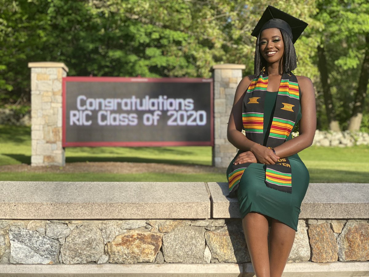 Ethelomondi's tweet image. DOES THIS MAKE IT OFFICIAL YET?!? 

Shoutout to my bestie @oluvibez for these fire flicks! 

#classof2k20 #blackgradsmatter #kenyangirl #mamaimadeit