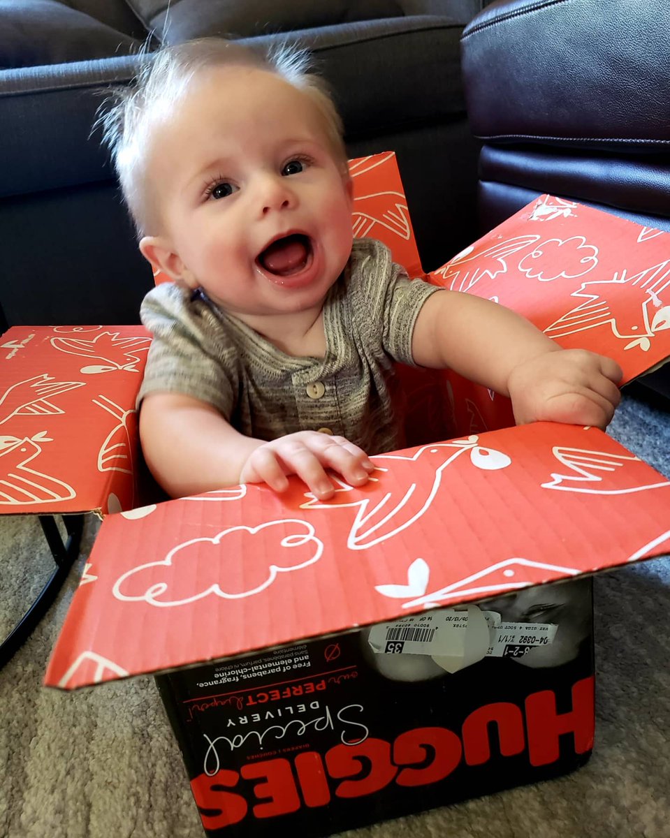 ChaseHagaman's tweet image. Special delivery! :) @Huggies #FunInABox