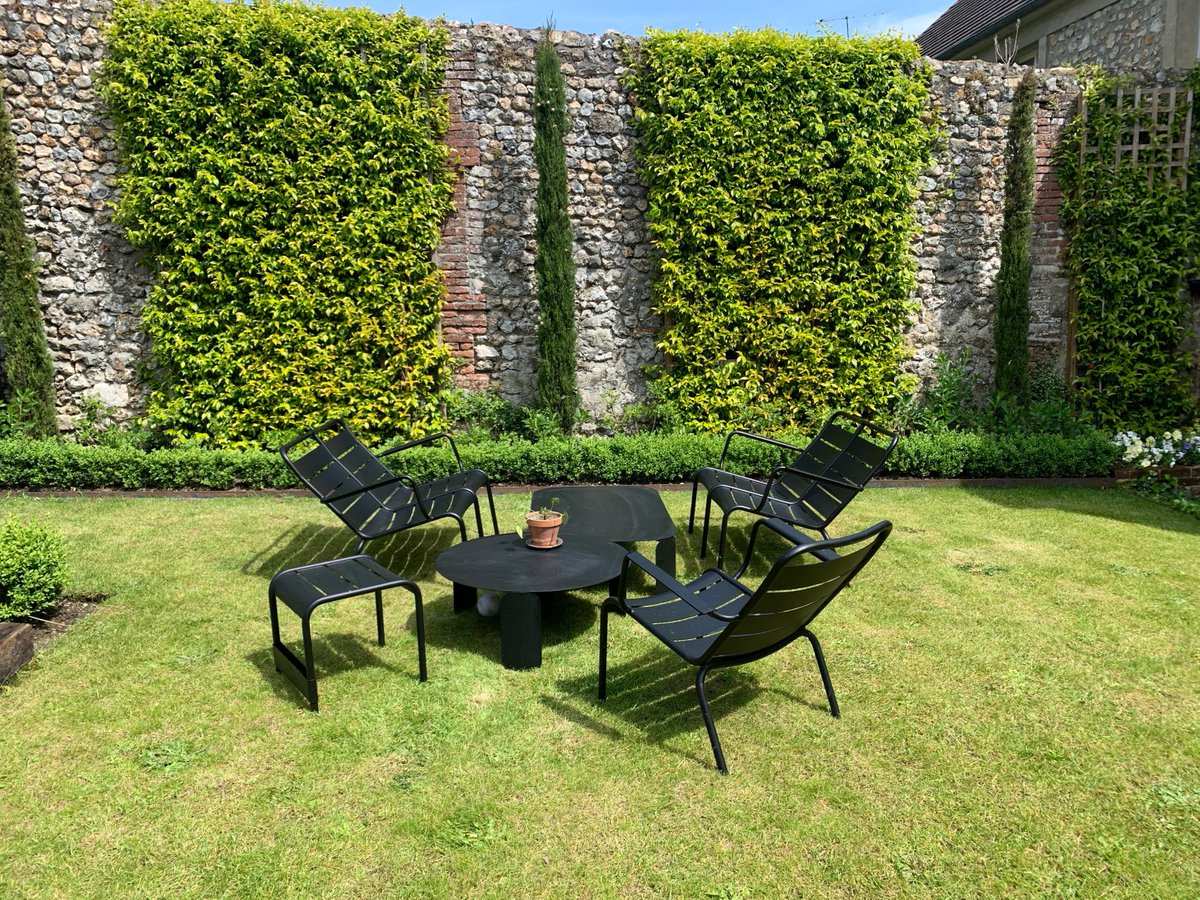 Envie de jardin?
Maisons et Appartements particuliers, 
location courte durée, 
#le10honfleur #honfleur #normandie #igernormandie #locationsaisonniere #vacances #travel #weekend #bnb #france  #guesthouse #jardin #garden  #artgallery #interiordesign #frenchlifestyle #roomservice