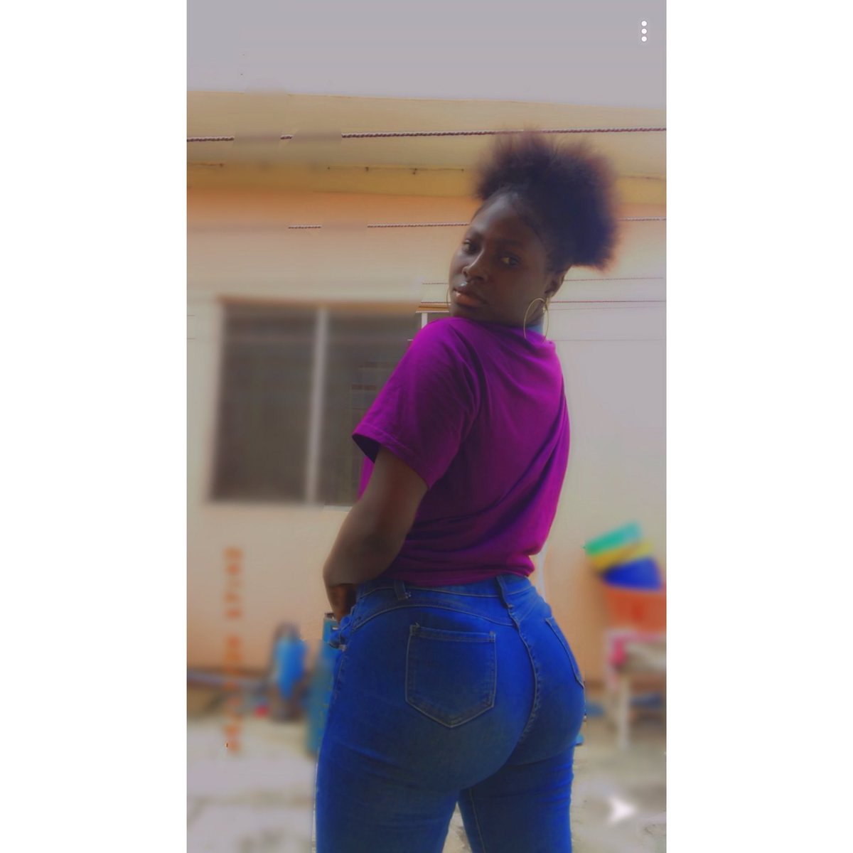 BumbumDami's tweet photo. Plain tees is the new fashion🥰😋,the quality is super dope mehn😊...      #2,000(negotiable) #plaintees #trend https://t.co/1GMd1CMiY1