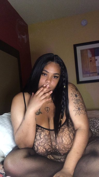 #bbw #nofilter #stoner #fatgirl https://t.co/dgpzuOapzy<a href="/tag/bbw"class="tags">#bbw</a><a href="/tag/nofilter"class="tags">#nofilter</a><a href="/tag/stoner"class="tags">#stoner</a><a href="/tag/fatgirl"class="tags">#fatgirl</a>