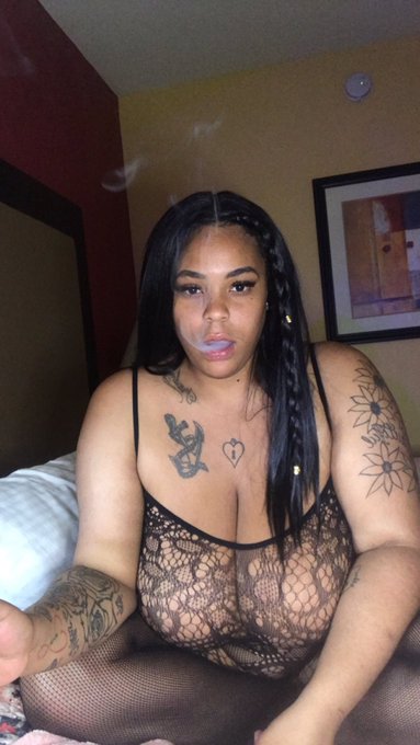 #bbw #nofilter #stoner #fatgirl https://t.co/dgpzuOapzy<a href="/tag/bbw"class="tags">#bbw</a><a href="/tag/nofilter"class="tags">#nofilter</a><a href="/tag/stoner"class="tags">#stoner</a><a href="/tag/fatgirl"class="tags">#fatgirl</a>