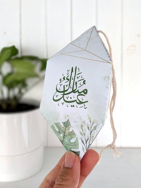 Abdulaziz_Hmadi's tweet photo. مع إقبال العيد والحجر المنزلي

موقع يوفر أكثر من 100 مطبوع تستطيع تحميلها وطباعتها لتصنع منها هدايا العيد بنفسك في البيت:
https://t.co/3SCcIJHQJY

وهذا أيضاً موقع يوفر لك قوالب لأغلفة العيديات، اختر القالب ثم حمله على شكل PDF واطبعه واصنع منه أي غلاف تريد:
https://t.co/5QMEppD7K7 https://t.co/Jk4G3igukc