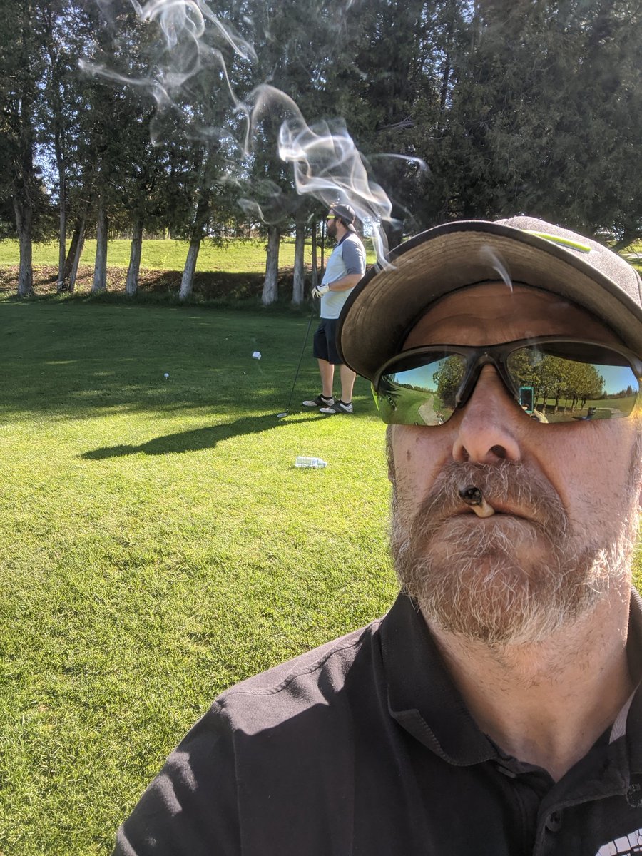 MGignac75's tweet photo. First round of the year! Beauty day, good lad, some bud. What else do you need? #Mmemberville #golfhigh #fore https://t.co/fzDeqkBOWN