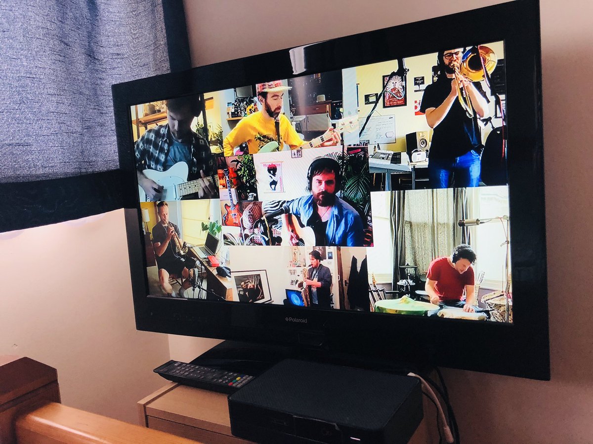 LOVE this set up from <a href="/nicholsonheal/">Nicholson Heal</a> for #BristolTakeover love the way all of the artists have adapted.