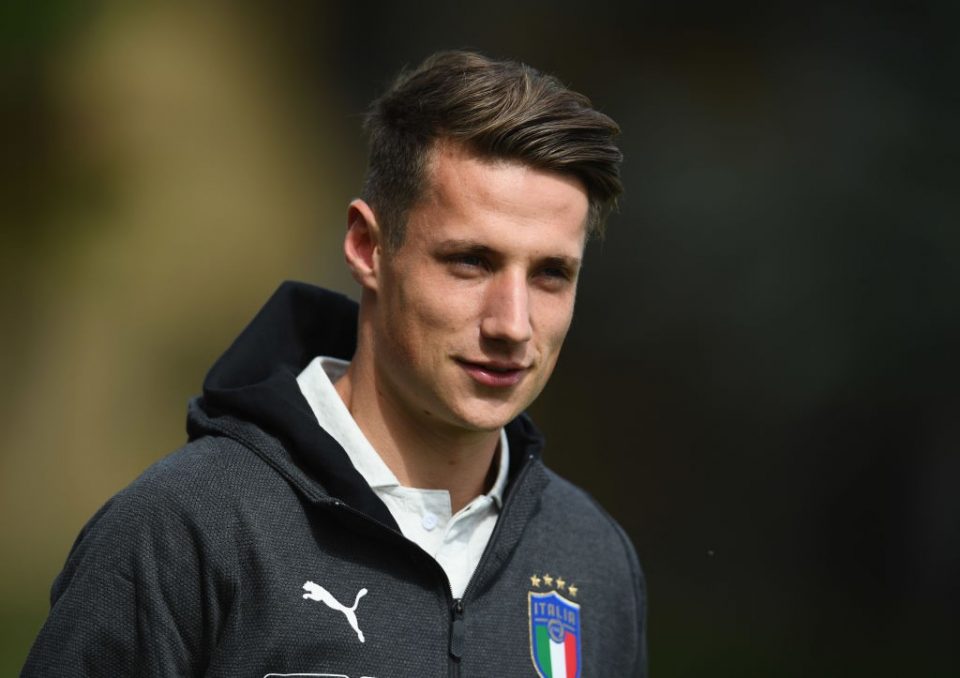 PINAMONTI SIGNS... Southampton have today completed the signing of Italian International, Andrea Pinamonti The 23 year old striker joins from Serie A side, Genoa for an initial fee of £14 million, although add ons could see this rise to £24 million #FM20  #FM2020