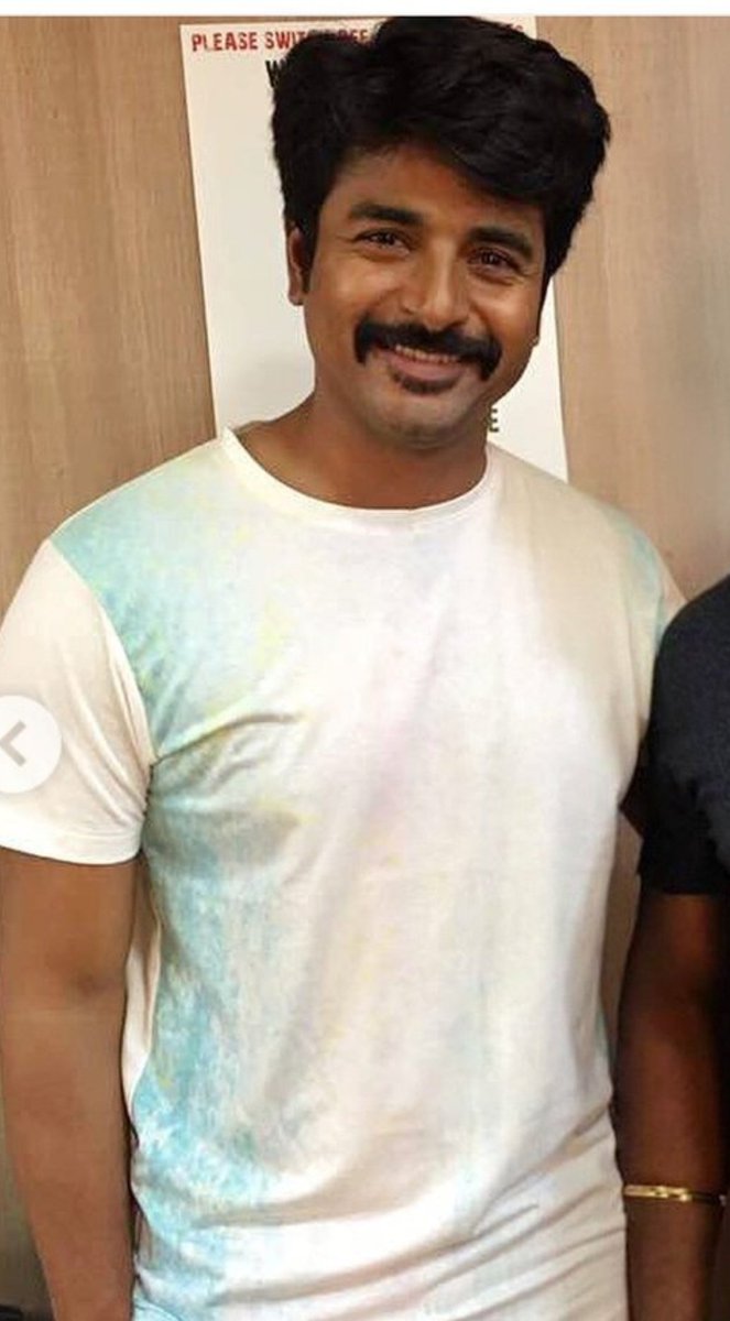 Just noticed he looks more chubby with shorter Hairstyle then longer Funk(VK Pic 1) ? but it could be also the Gym Effect as SR started in June(Pic 2/3) he looks leaner! After that we noticed the Chubbyness during ayalaan/Mr.Local Shoot(for Kadambemvelraja gained through weight)