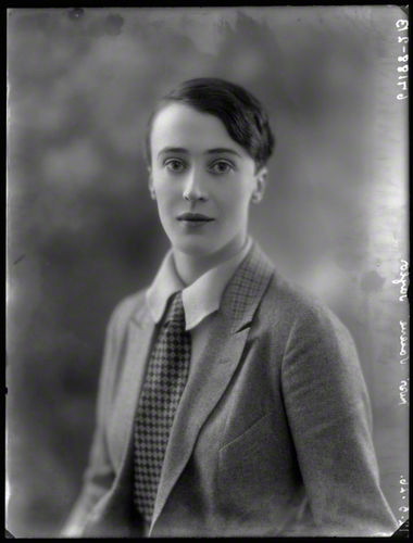 day 9 : valerie taylorenglish stage actress, known for her role in berkeley square which she also performed on broadway and later on film she entertained strong connections with members of the bloomsbury group (clive bell) and had an affair with vita sackville-west