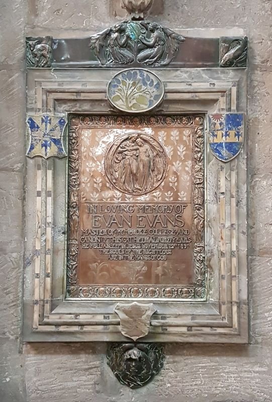 Okay, back again with more Henry Wilson  @GlosCathedral cath! Another  #memorial, this time to Canon Evan Evans, also Master of  @PembrokeOxford. The memorial was made by F W Pomeroy, 1895. Sorry,  @NellytheWillow, I'd forgotten about this one, this really is the last tag!