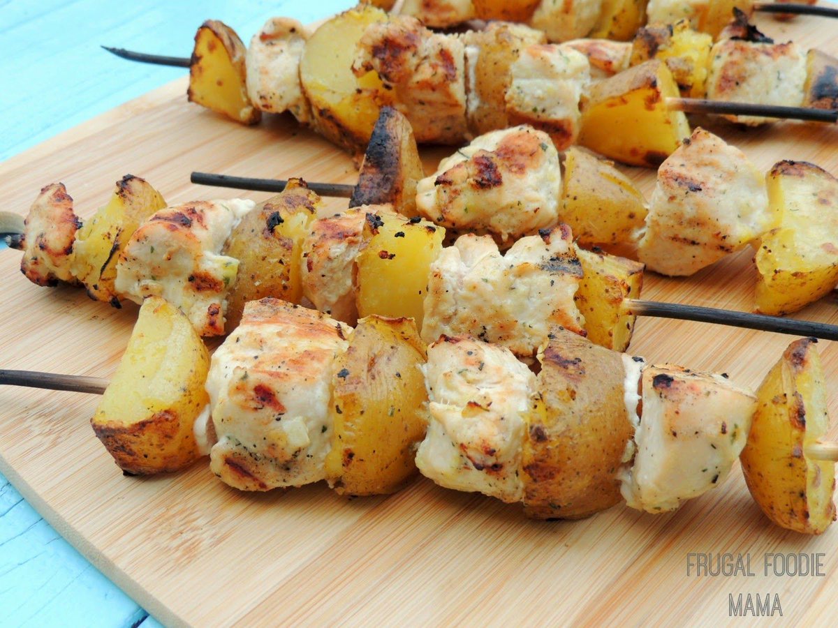 Juicy chunks of #chicken and hearty potatoes are marinated in a simple 4 ingredient marinade, skewered, and then grilled to perfection in these Beer &amp; Ranch Chicken &amp; Potato #Kabobs . Get the #recipe at>> bit.ly/2kfRnBR #grilling #grillingseason