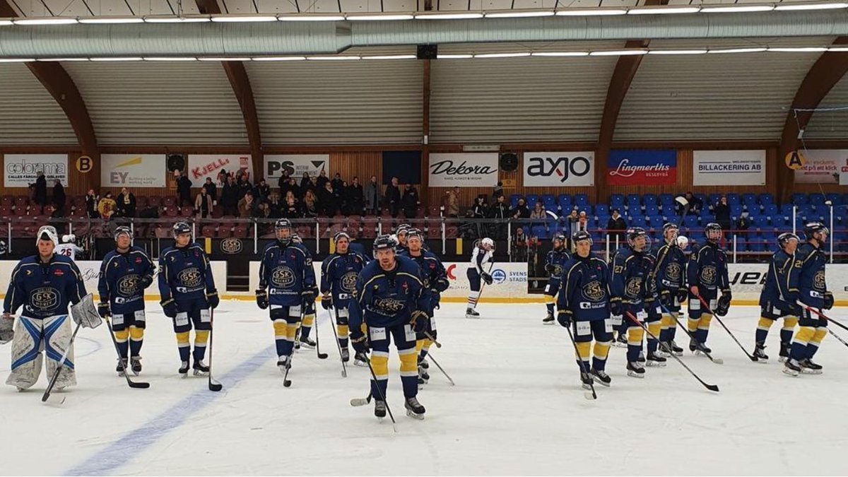 Efter att Värnamo Nyheter låtit GSK-profiler ta ut bästa femmorna i moderna klubbhistorien har det diskuterats en del där ute.
Vi låter nu Rickard Hoffrén plocka upp tråden och låta femmorna "möta" varandra så vi kan utse vilken femma som egentligen är bäst. <a href="/GSKhockey/">GSK-Hockey.se</a>