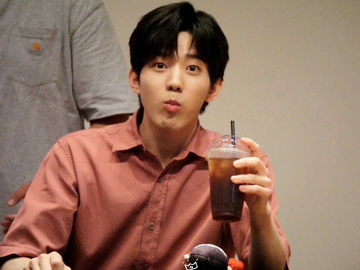 ilykjw's tweet photo. hi this is @.eajcult ^__^

please help rt so that my mutuals could see it, thank you <3 https://t.co/4QhIsZMWgk