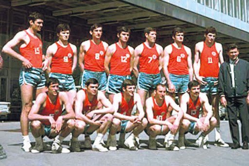 StefanKapicic's tweet photo. 🏆 On this day 50 years ago my dad (number 9) became a World Champion with national team of Yugoslavia. This was an all star team, a team of legends, and the country that deserved the gold medal. #Cosic #Kapicic #Daneu #Tvrdic #Solman #Simonovic #Cermak #Zeravica #Plecas #Skansi https://t.co/tGBoQupgPU
