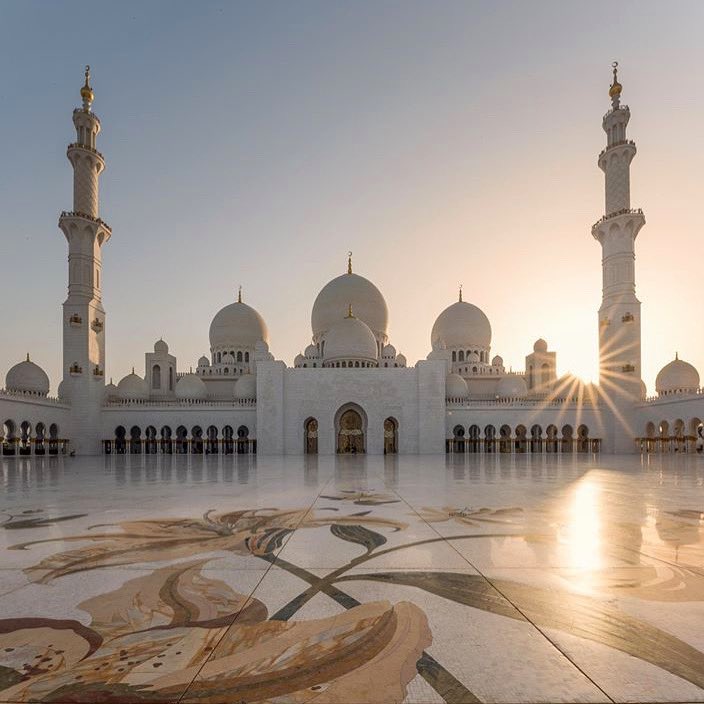 Eid Mubarak from our family to yours! May the festive spirit of Eid fill your homes and hearts. ✨🌙
.
عيد مبارك من اهلنا الى اهلك، عسى الروح الاحتفالية يملأ قلوبكم و دياركم. 🌙✨