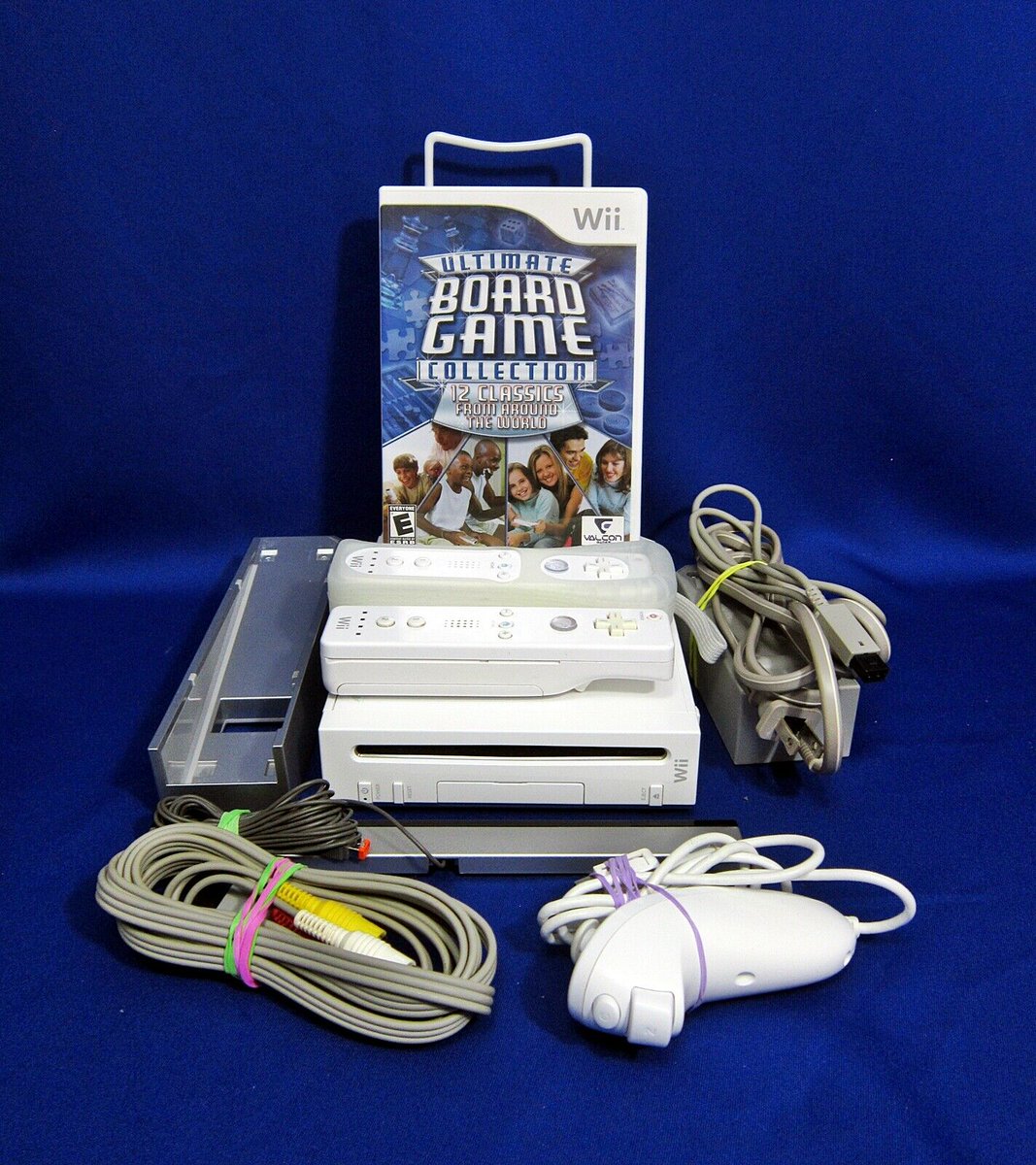 ThriftyGirl2015's tweet photo. Nintendo Wii White RVL-001 Bundle with Ultimate Board Game Collection Gamecube https://t.co/au7bll1jR6 #ebay @ebay #Nintendo #NintendoWii #Wii #RVL001 #Bundle #UltimateBoardGameCollection #Gamecube #nunchuk #WiiRemote #videogames #gaming https://t.co/60hv1Z651x