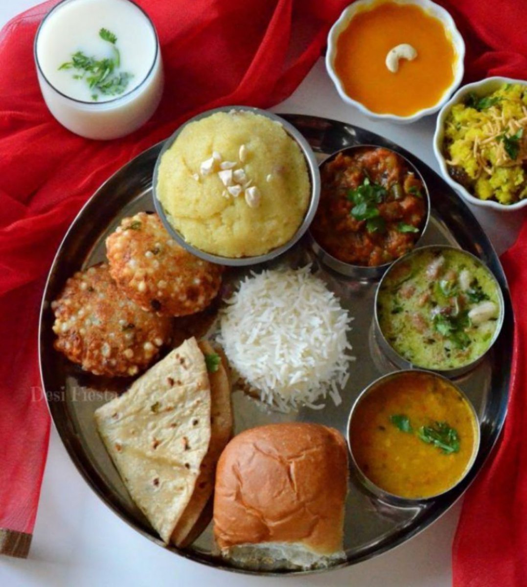  #MaharashtraMaharashtrian cuisine includes mild and spicy dishes. Wheat, rice, jowar, bajri,vegetables, lentils and fruit are dietary staples. Peanuts and cashews are often served with vegetables
