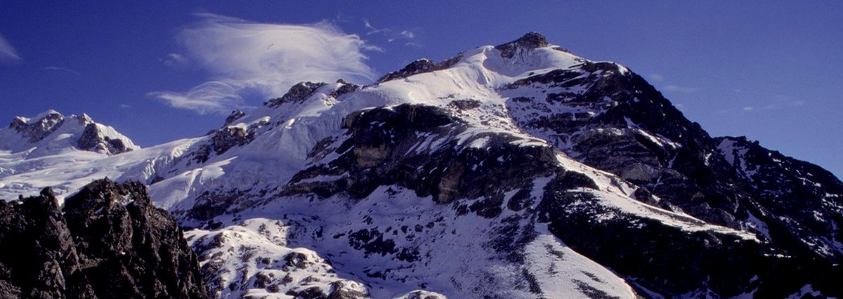 Trailsnepal's tweet photo. Do you want to know about Yala Peak climbing? 
#peakclimbing #yalapeak #climbing #langtangregion
The Yala peak climb to be found (5,500 m) above the Sea level, is located in the north ... For more click here: 
https://t.co/ELkDKlsc2M https://t.co/OlXWMCdRFZ