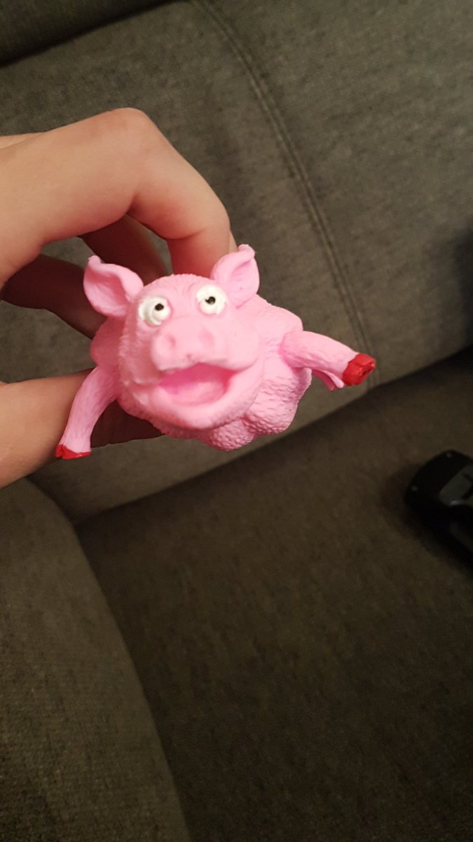 Ilyes_669's tweet photo. GROINK😂😂 ALORS LES MUSULMANS JVOUS AI FAIS PEUR ?🤣🤫🤫 Cochonnnnn!!!😤🇫🇷

RT pour effrayer un musulman 😂😉😉 https://t.co/1Gsk1y8nDV
