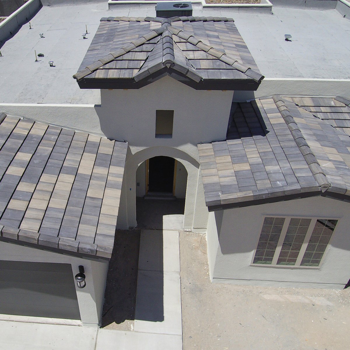 ICONHomeForGood's tweet photo. Look at these GORGEOUS roof tiles! Although tile is more expensive than shingles, usually at least double the price, the life expectancy of tile ends up being about double that of shingles, so it works out to be about even. Enter at: https://t.co/eeAqX7vuUy https://t.co/krz5yeFdzN