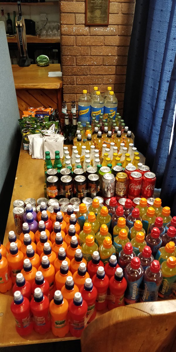 Clevedon_RFC's tweet photo. Great first morning at the drinks clearance sale, thanks to those that came along...see you again next week... #raisingmoney #sellingstock #clublife https://t.co/eUZg2IZNTe