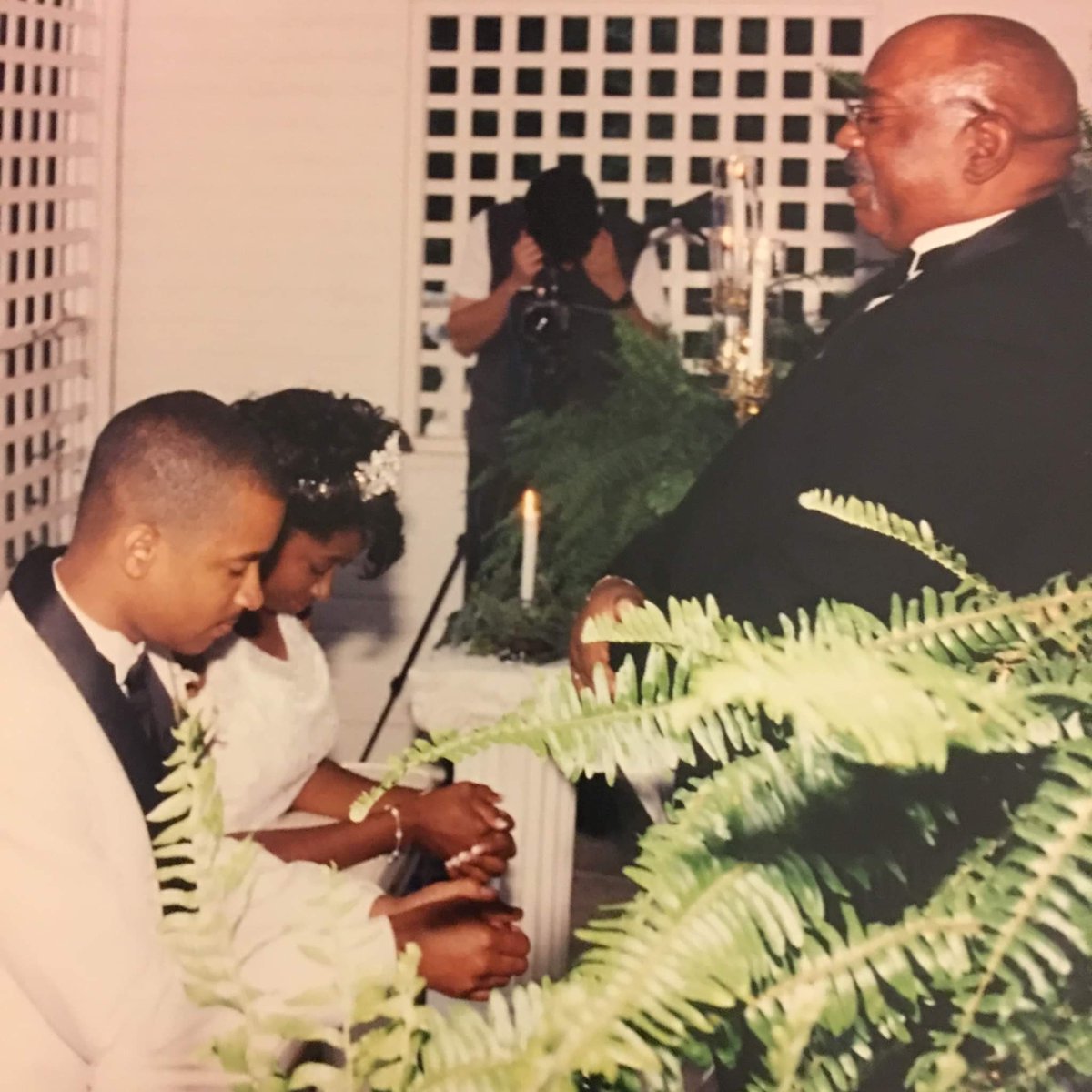 billyjohnsonjr's tweet photo. @TNHTalk .@ebenet and @realtamiaworldโs #SpendMyLife came out on June 15, 1999 and on June 26, 1999, our friends sang it as Ebony and I kneeled at the altar at our wedding.
Hearing advance music is one of the coolest parts of working in music business. ๐๐พโค๏ธ๐ถ #riprevuncbigcurt https://t.co/y3YluOH3oz