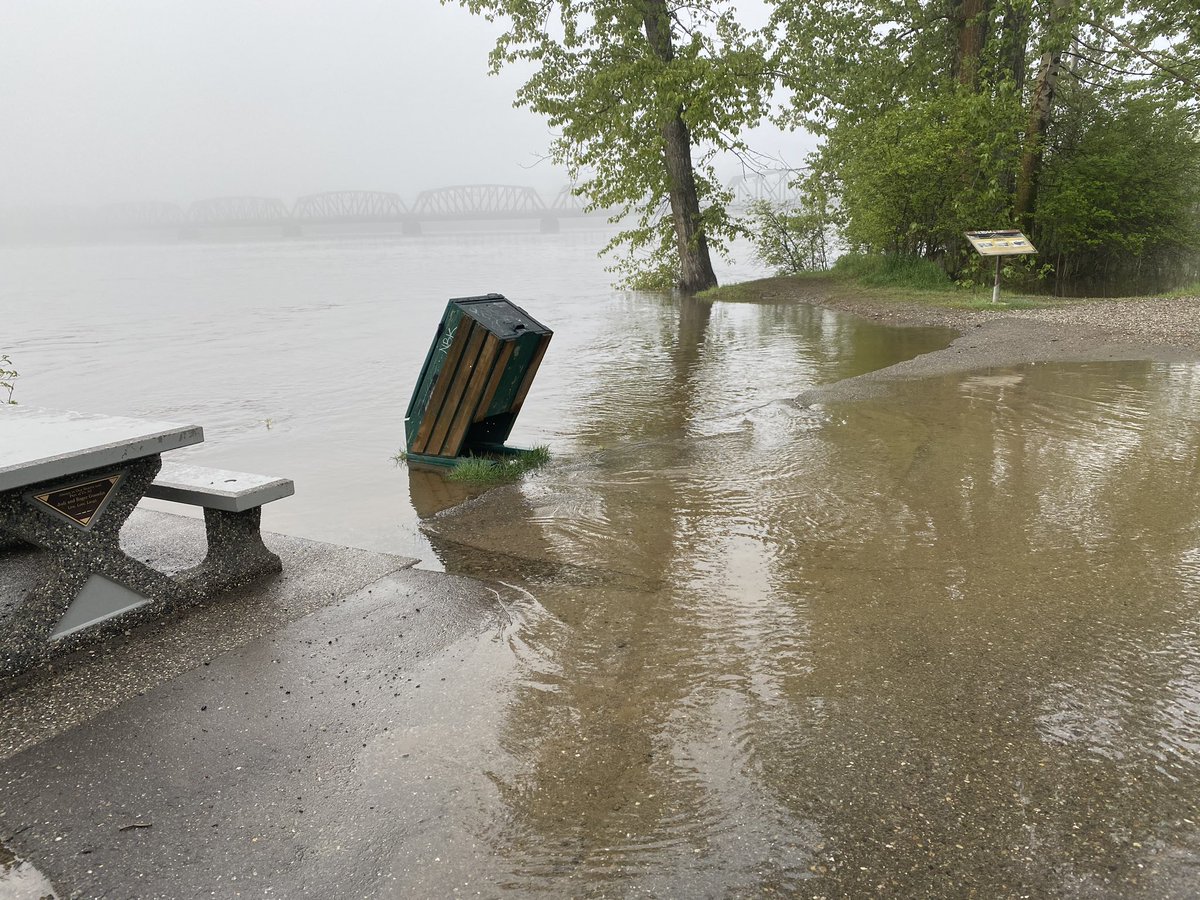 #CityofPG parks crews are working this morning to close trails through Cottonwood Island Park due to high river levels and flooded trails <a href="/ckpgnews/">CKPG News</a>