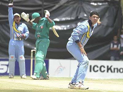 2000: ICC Knock Out TournamentIndia reached the finals again but couldn't win. Debut series for Zaheer and Yuvraj.New Zealand won their first major ICC event.