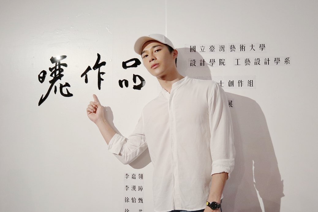 Gansamidasarang's tweet photo. #history3makeourdayscount estuvo reunido de nuevo para acompañar a #ActorWayne fue invitado a un famosa universidad, los extraño y como dato interesante nuestro querido #chunchihuang fue con un especialista para poder subir de peso de una manera saludable. https://t.co/xTWLLNinKE