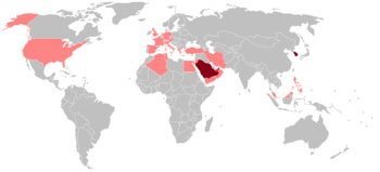 Lets talk about  #COVID19 for the next 1 hour Coronaviruses are a large family of viruses which are found in both animals and humans. They cause illnesses from common cold to severe acute respiratory distress syndromesWe have experienced these already2002 - SARS2012 -MERS